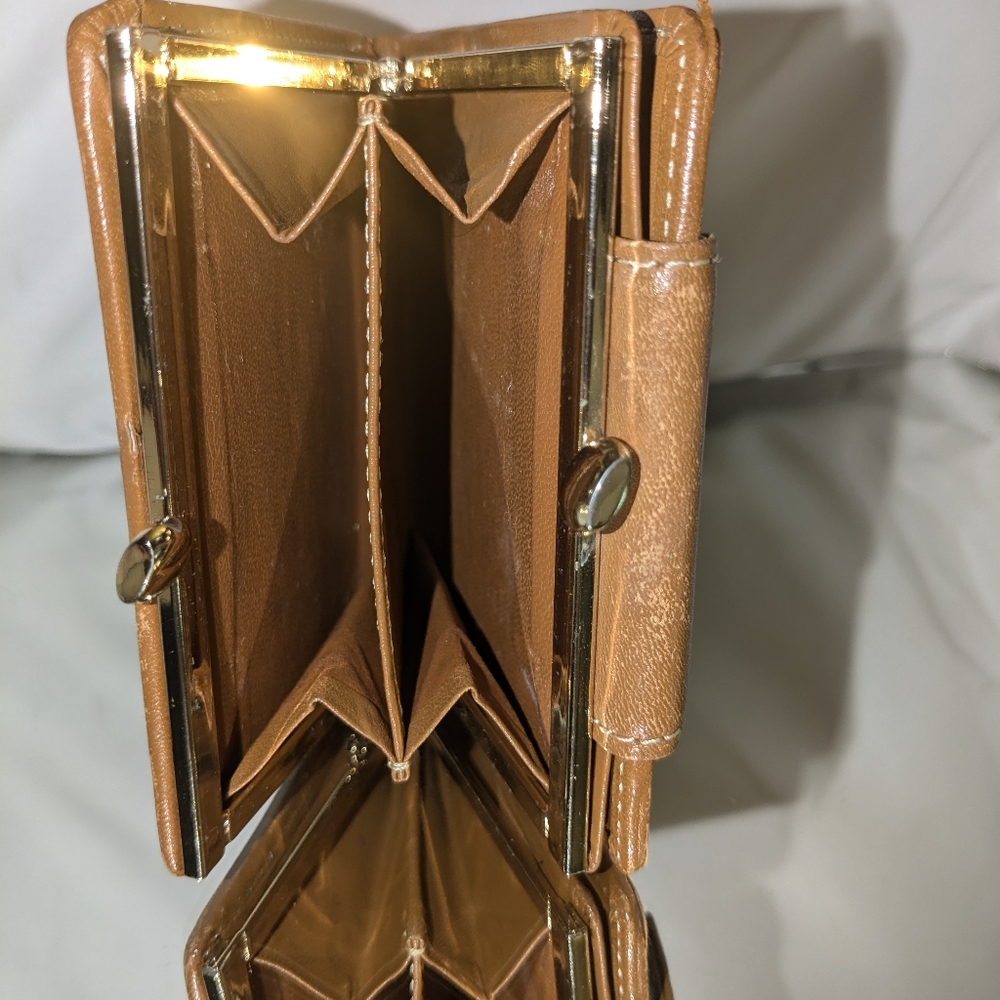 Nina Ricci Wallet - Picture 3 of 8